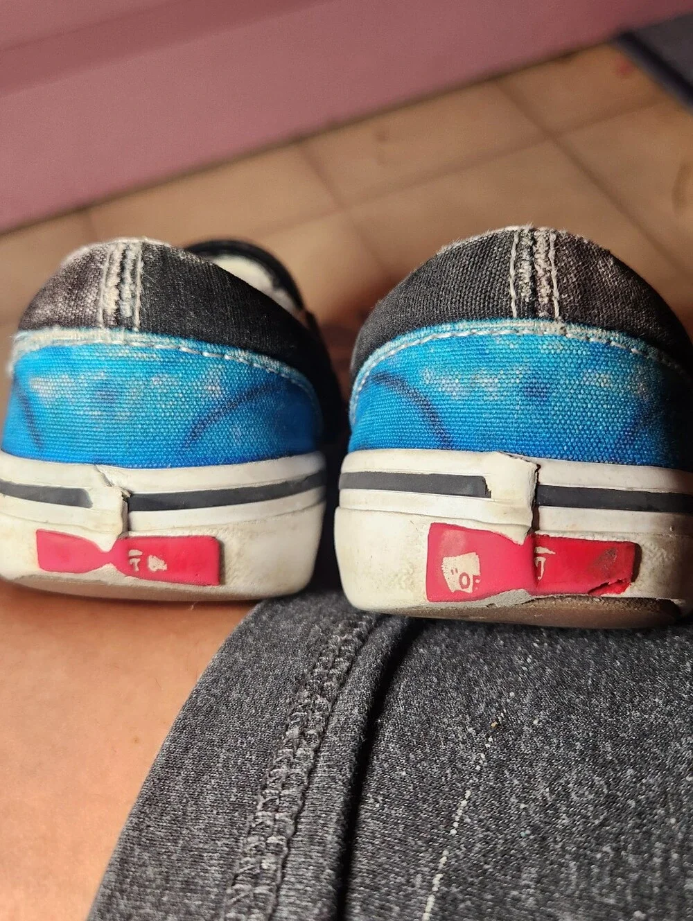 VANS - KPOP DEMON HUNTERS DERPY TIGER Kids Slip-On Sneakers